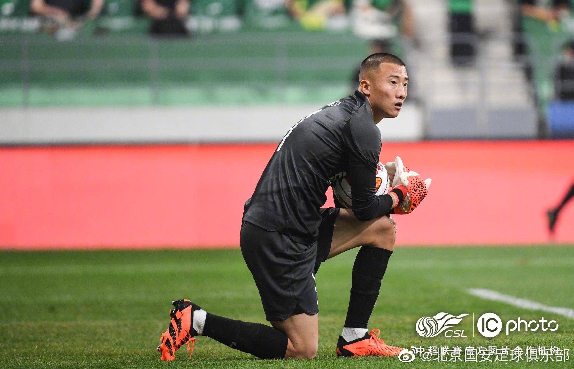 威尼斯人网站 -加时末段体能课后，广州队防线松动备战德甲，底气十足，临场指挥获称赞 